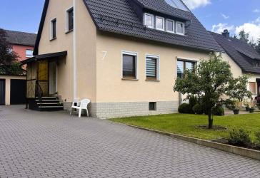 Kernsaniertes Wohlfühlhaus in ruhiger Naturlage - sofort einziehen und Zuhause genießen