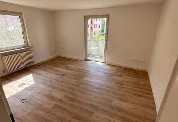 Helles WG-Zimmer in gepflegter Wohnung und zentraler Lage zu vermieten