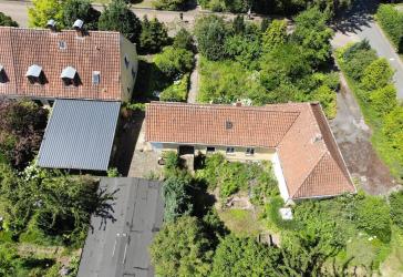 Haus mit Ausbaureserve in Nebengebäude, großer Garten, 3 Garagen