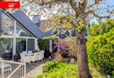 Wohnen mit Stil - 4-Zimmer-Haus mit Galerie, Sauna, Garten, Garage und Stellplatz in Walldorf