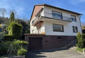 Grundsolides 1-2 Familienhaus in ruhiger Wohnlage - Nähe 'Winterhelle'