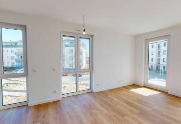 Stilvolle 4-Zimmer-Wohnung mit Balkon und komfortablem Badezimmer mit Dusche und Badewanne!