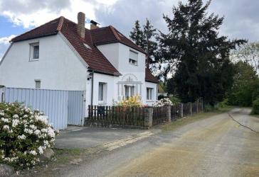 Großzügiges Familienhaus mit Charakter und Entwicklungspotenzial