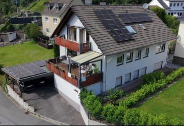 Exklusives Einfamilienhaus mit Doppelcarport in Altena
