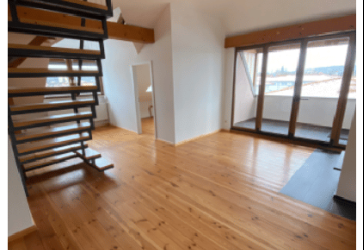 Attraktive & helle 4-Zimmer-Wohnung mit Dachterrasse, offener Küche zum Wohnbereich und offener Kamin