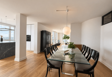 Skylineblick trifft Naturschutzgebiet: Penthouse-Maisonette in Bergen-Enkheim!!