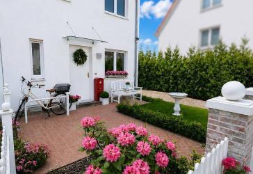 Moderne DHH (BJ 2020) im Grünen | Viel Platz auf 4 Ebenen mit Keller & Dampfbad | OHNE MAKLER