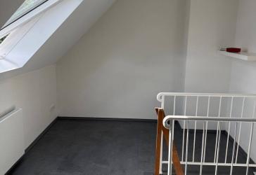 Oberhausen Klosterhardt-Süd genießen- Modernisierte 4 Zimmer Maisonette Wohnung zu vermieten