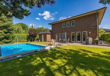 Architektur trifft Effizienz - Jette-Joop-Villa in Bestlage