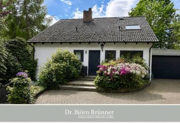Keine Käufercourtage - Liebevoll gestaltetes Zuhause mit Garten wie ein kleiner Park