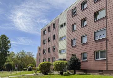 Renovierungsbedürftige 4-Zimmer-Wohnung mit Balkon in begehrter Weststadtlage