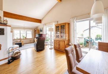 Ein Zuhause zum Wohlfühlen - Stilvolle Etagenwohnung mit Kaminofen und sonnigem Balkon