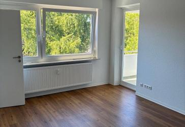 SENIOREN-Wohnung in FFM-Nieder-Erlenbach - 3,5 Zimmer mit Balkon