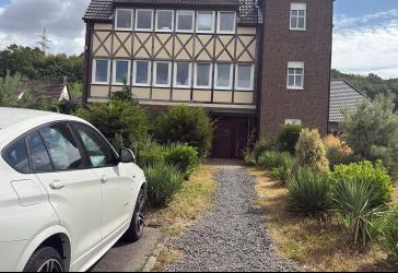 2 büros, erdgeschloss, parkplatz da-vor