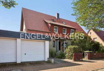 3-Zimmer-Wohnung in ruhiger Lage mit zwei Balkonen und Gartenanteil