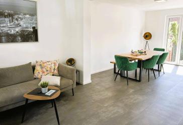 Charmant und modernisiert! Über 200m² Wohnfläche mit sonnigem Garten.