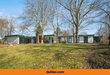 Bungalow mit Park - architektonischer Formensprache in naturnaher Lage