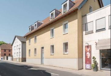 Mehrparteienhaus in zentraler Lage