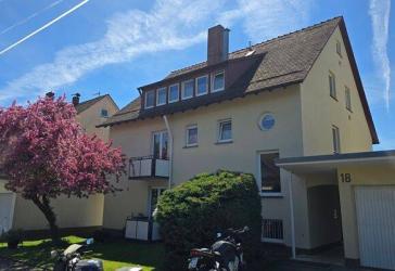 Gepflegtes Mehrfamilienhaus mit 3 schönen, vermieteten 4-Zimmer-Wohnungen