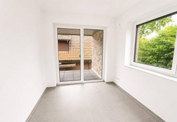 WG ZIMMER! Stilvolle 6-Zimmer-Neubauwohnung mit EBK im 1. OG!