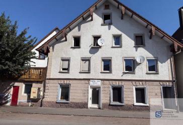 Preis trifft Potenzial - 3 Wohnungen, Gaststätte und Reihenhaus in zentraler Lage von Meßkirch