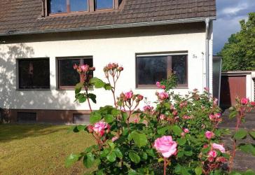 Ruhig gelegene Doppelhaushälfte mit Garage + Ausbaureserve im Kölner Süden provisionsfrei