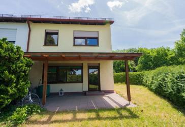 **Heike Borchers Immobilien**Reiheneckhaus mit Potenzial in freundlicher Umgebung**Süd-West-Garten**