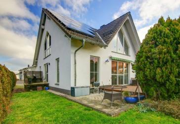 hochwertiges Architektenhaus | EFH | Haus | Doppelgarage | Garten | Sauna SPA | Wellness | Wallbox | Wärmepumpe | PV Solar