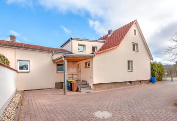 Schönes Einfamilienhaus mit moderner Sanierung – sofort bezugsfrei