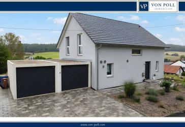 Stilvolles Einfamilienhaus mit Weitblick, moderner Ausstattung und überdachter Terrasse