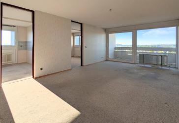 Attraktiver Preis trifft auf Potenzial! Wohnung inkl. TG-Stpl. mit Alpenblick und Dachterrassenpool!
