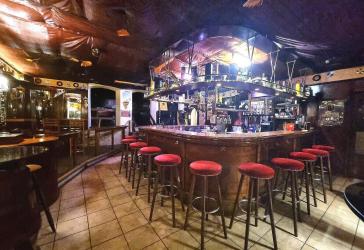 Tradition trifft Lage - etablierte Gaststätte / Bar mit Wohnung mitten in Weißenburg