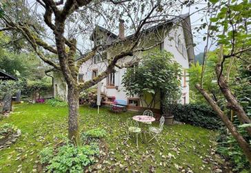 4,5-Zi-Whg 97qm mit Galerie + Zusammenlegung von 2 kl. Whg durch eine Türe + Gründerzeit-4-FamHs + GartenWerkstattHaus + Paradiesgarten