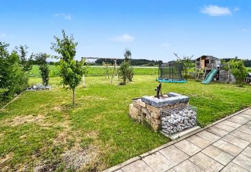 Zuhause im Grünen: Modernes Einfamilienhaus in ruhiger Lage in Tacherting