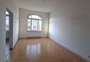 2-Zimmer-Wohnung in zentraler Wohnlage von Rudolstadt; Personenaufzug im Haus !