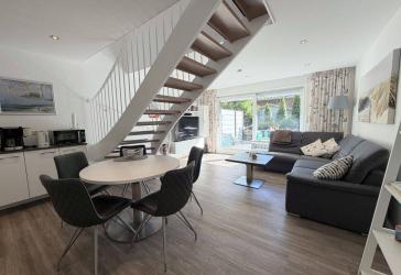 **Zu Fuß ans Meer** Hochwertiges Ferienhaus in Sackgassenlage von Dangast nahe dem Kurhausstrand