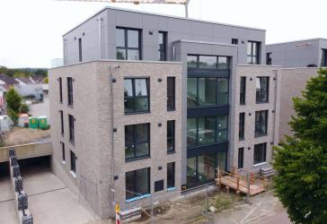 *Ein echter Hingucker* Schicke Wohnung mit Terrasse in toller Lage
