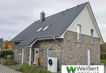 Neubauplanung - Familienhaus im klassischen Stil - Niedrigenergiehaus EH40 mit Wärmepumpe & PV-Anlage