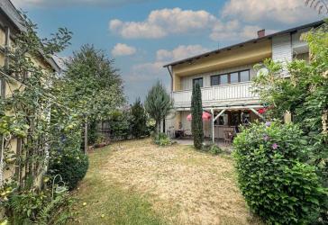 Reiheneckhaus mit kleinem Grundstück und Garage