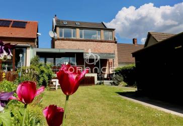 *** Neu renoviert & sofort bezugsbereit - modernes, helles Architektenhaus ***