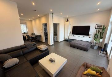 Modernisiertes Reihenmittelhaus mit attraktivem Ausbaupotenzial sowie einem großzügigen Gartenhaus!