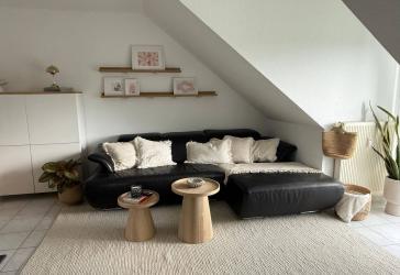 Ruhige möblierte 63m² Wohnung am Feld – 2 Balkone mit Weitblick + Garage