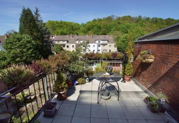 Geräumiges Familienhaus mit Terrasse, Garten und Garage in Düsseldorf Gerresheim