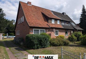 Doppelhaushälfte mit großzügigem Grundstück - Sanierungsbedürftig! (MA-1020-324)