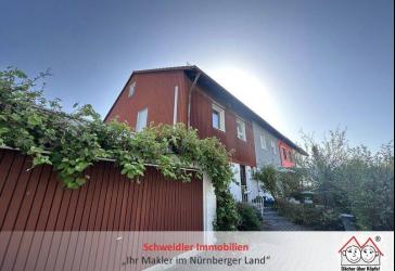 Einzigartiges Reiheneckhaus mit viel Potenzial, Pool, Garten und Doppelgarage in Rückersdorf