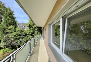 Nagelneu renovierte 3-Zimmer-Wohnung mit Balkon in Köln Niehl - 76 m², ab sofort