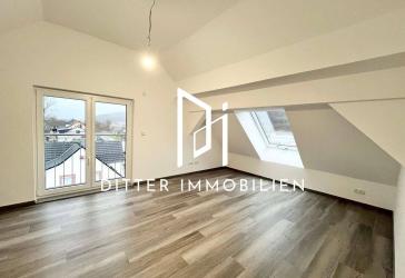 MIETE ERSTBEZUG - Exklusiv wohnen in Königshofen! 2-Zimmer-DG-Wohnung