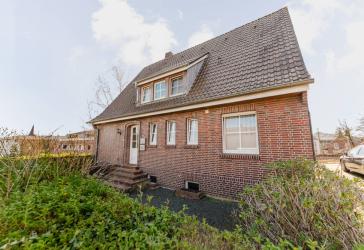 Einfamilienhaus mit Einliegerwohnung - Nachbarhaus ebenfalls zu verkaufen