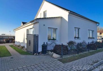 Kernsaniertes Einfamilienhaus mit Pferdehaltung in Oberkrämer