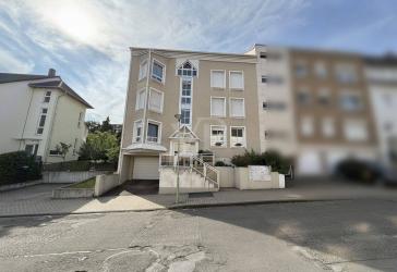 Helle Räume, 2 Balkone und stille Stadtnähe